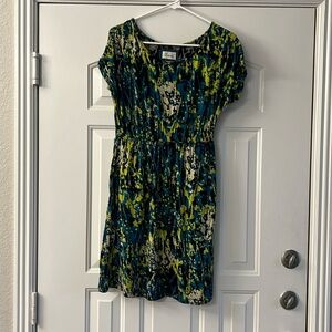 Small knee length dress with pockets